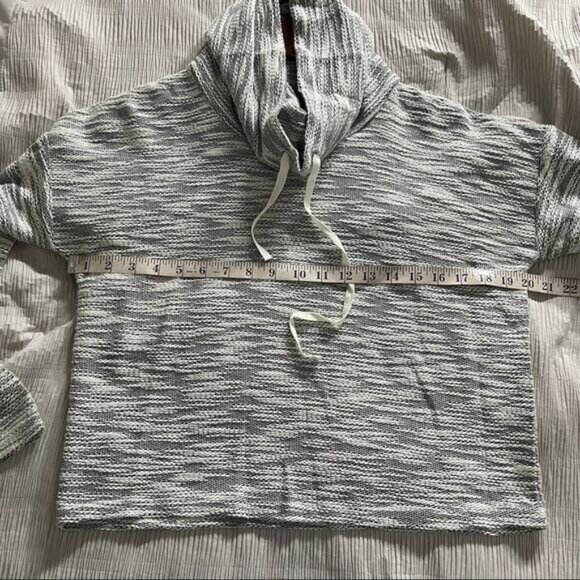 Gray Cowl Neck Cropped Sweatshirt Size S - Picture 7 of 8